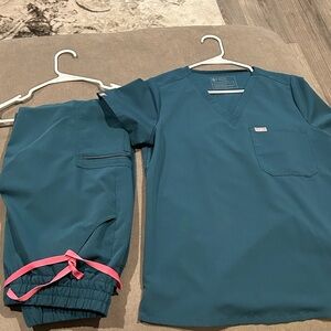 Figs tall medium set in caribbean blue 🐳